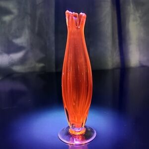 MCM 🔥 Glowing Amberina Cadmium Persimmon Swung Style Art Glass 7" Vase UV